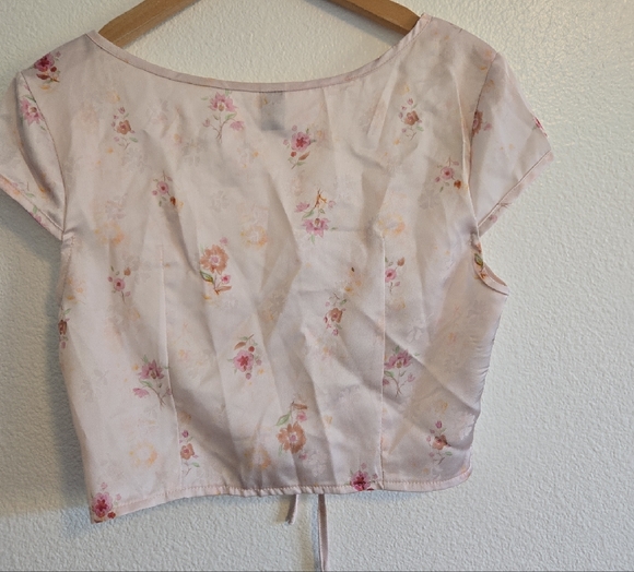 SHEIN Pink Floral Lace Crop Blouse - Picture 3 of 4